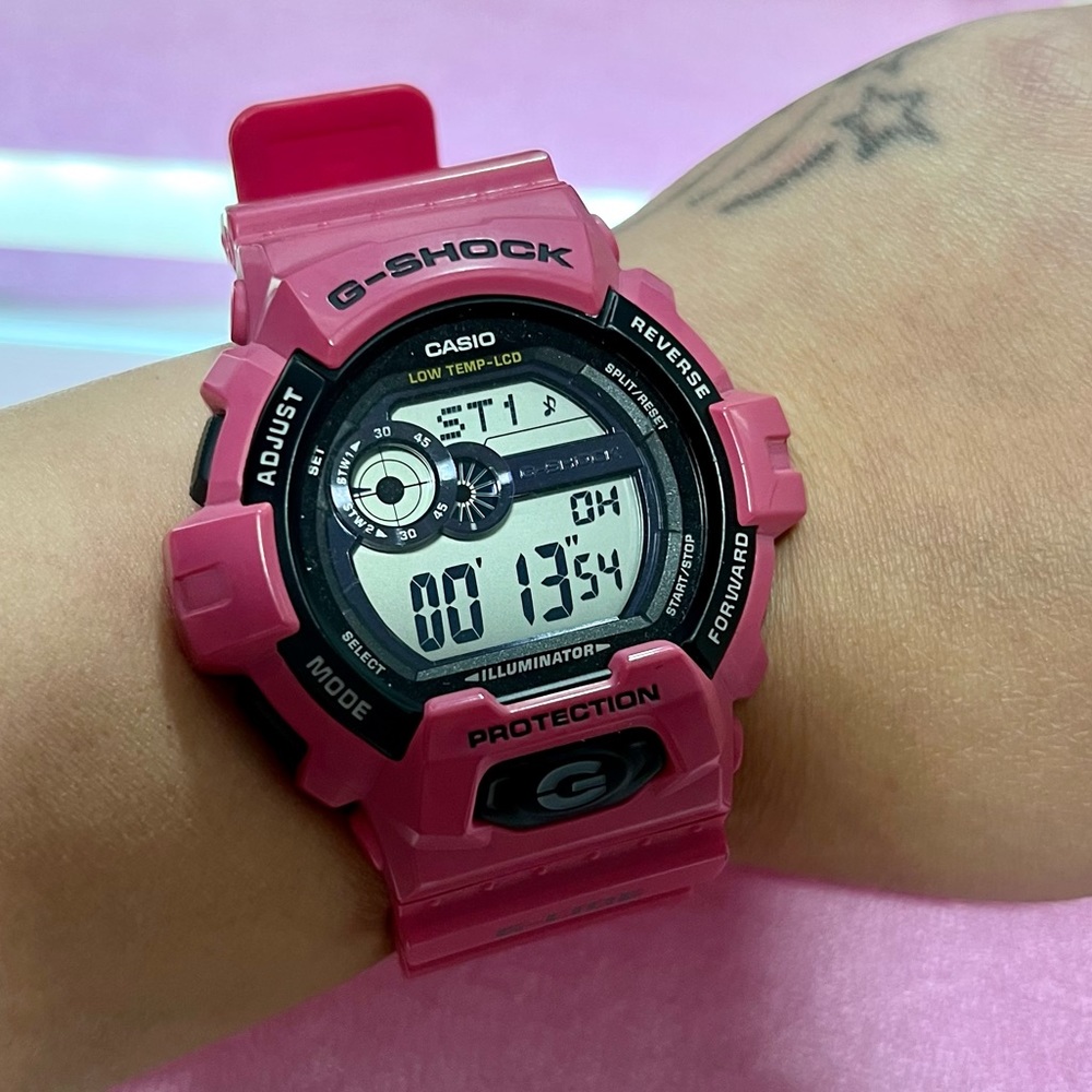 Casio Pink G-shock water resist